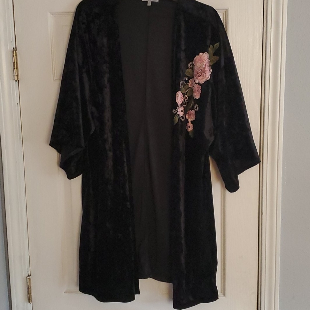 Charlotte russe crushed velvet kimono
